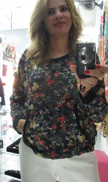 Blusa de seda Modelo canguru